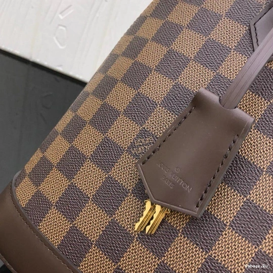 Vuitton Louis PM ALMA 0405